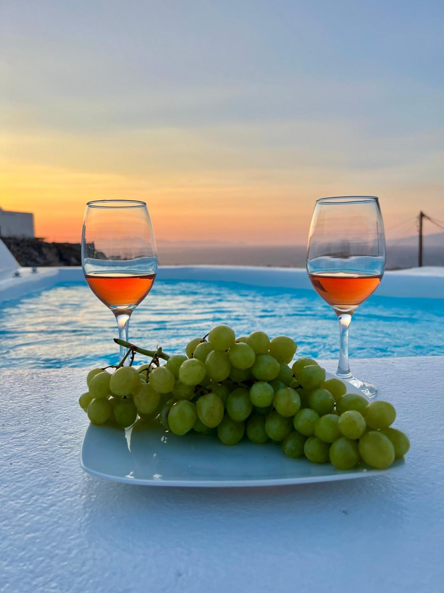 Oinos Luxury Suites Foinikiá 外观 照片