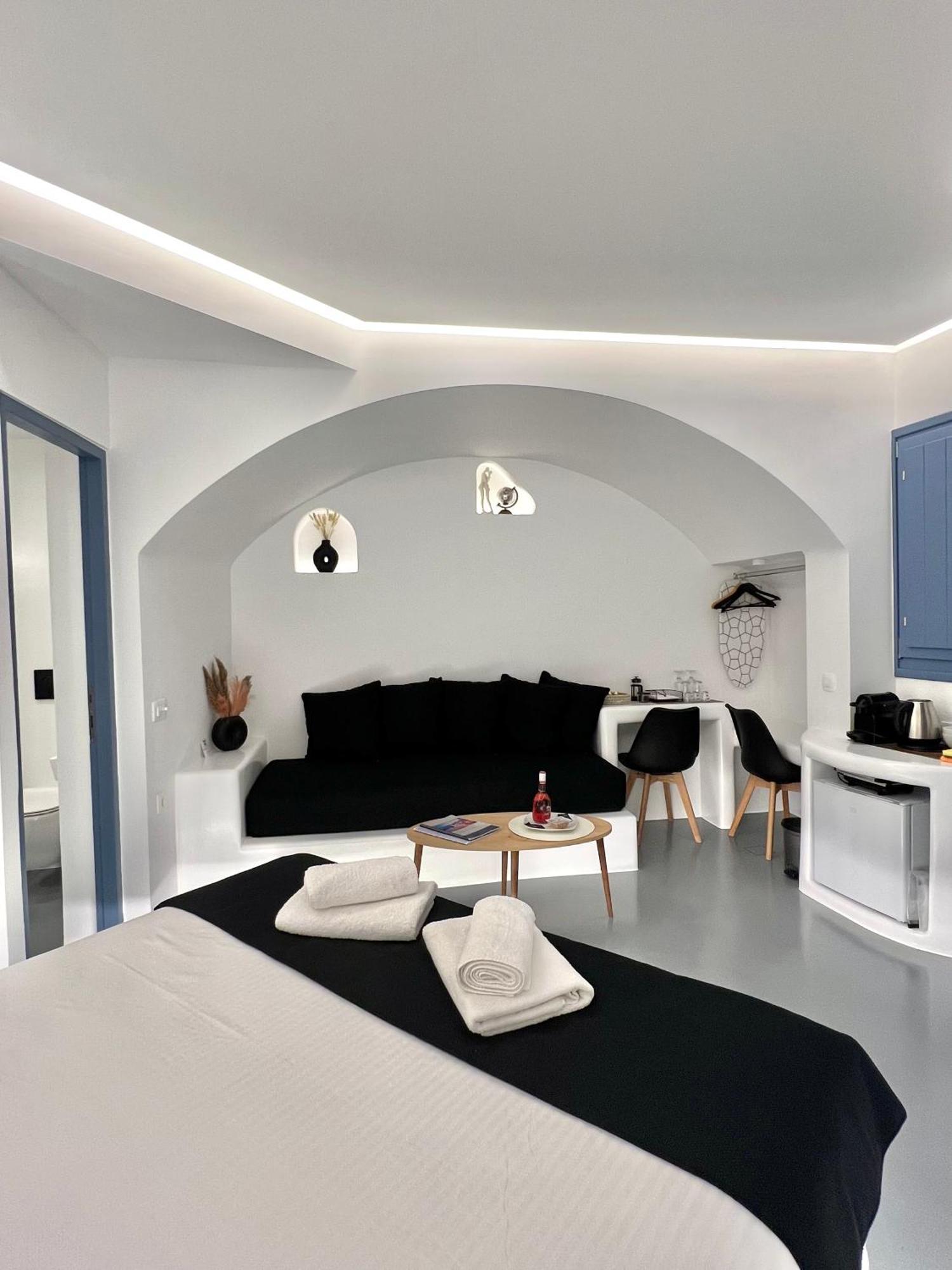 Oinos Luxury Suites Foinikiá 外观 照片